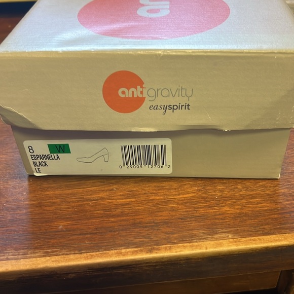 NWOT Easyspirit Anti- Gravity Black Heels. - Picture 7 of 7